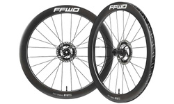 Komplet kół RYOT55 SET FCC (55MM) WHT SP 24H/24H FFWD N/GAGE 2:1 12MM TA (opona)