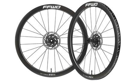 Komplet kół RYOT44 SET FCC (44MM) WHT SP 24H/24H DT240 EXP 2:1 12MM TA (opona)