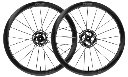 Komplet kół RAW GLOSSY SET FCC (44MM) 21H/21H FFWD/CERAMICSPEED 2:1 DBCL 12MM TA