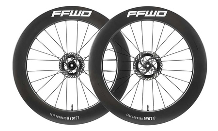 Komplet kół RYOT77 SET FCC (77MM) WHT SP 24H/24H DT240 EXP 2:1 12MM TA (opona)