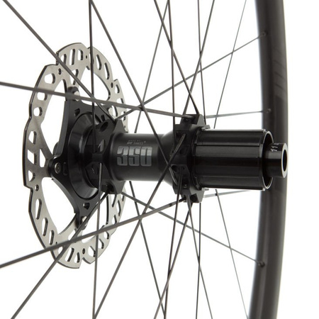 Komplet kół F4D FCC (45MM) SP 24H/24H UD MBL DT350 2:1 DBCL 12MM TA SRAM (opona)