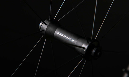 Komplet kół F6R (60 MM) SP 24H/24H UD BLACK 1:1 CLINCHER (opona)