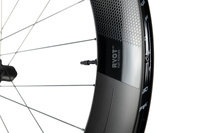 Komplet kół RYOT77 SET FCC (55MM) SP 24H/24H MBL FFWD TWO-ONE DBCL 12MM TA (opona)