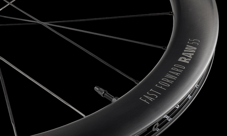 Komplet kół RAW MATT SET FCC (55MM) 21H/21H FFWD/CERAMICSPEED 2:1 DBCL 12MM TA